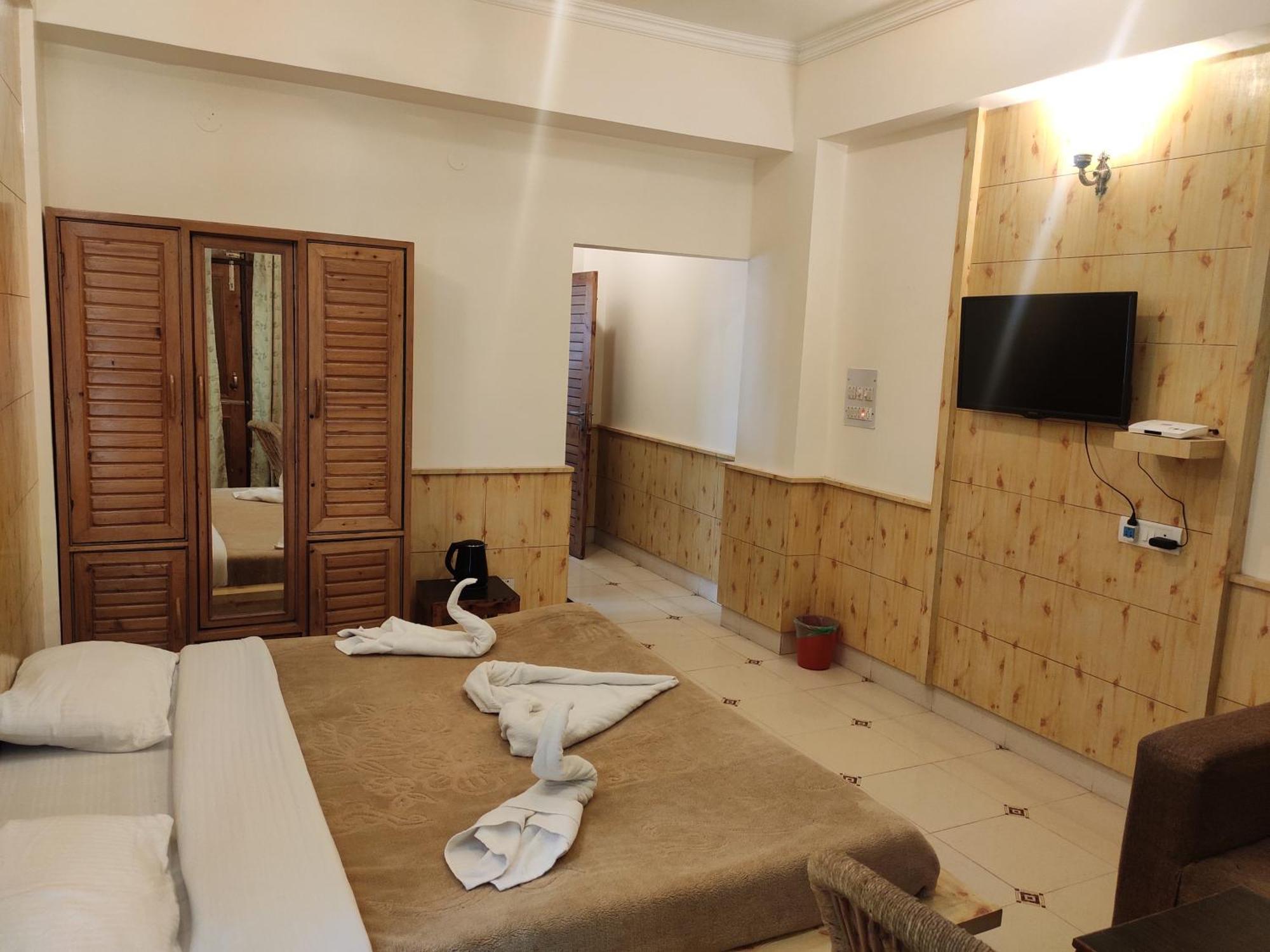 Greenwoods Inn Mcleodganj แมคลอยด์กันจ์ ภายนอก รูปภาพ