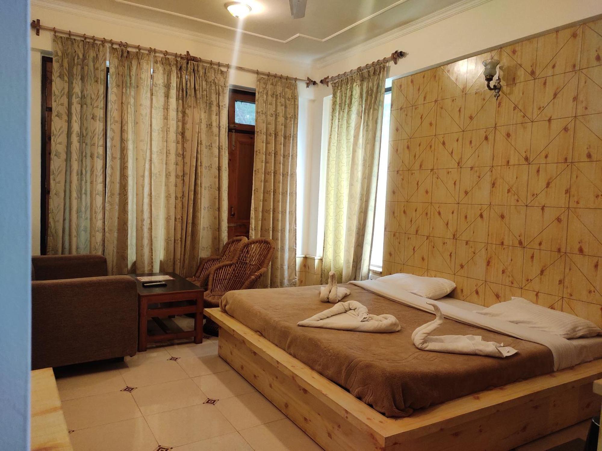 Greenwoods Inn Mcleodganj แมคลอยด์กันจ์ ภายนอก รูปภาพ